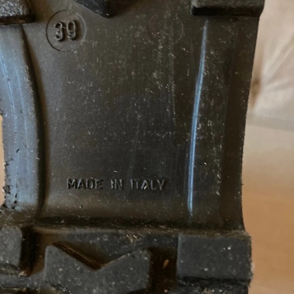 Classic Burberry rain boots - Picture 3 of 5